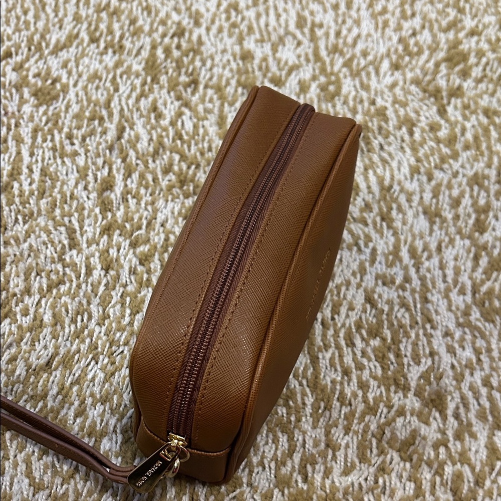 Michael Kors Tan Toiletry / cosmetic Bag - Picture 6 of 7